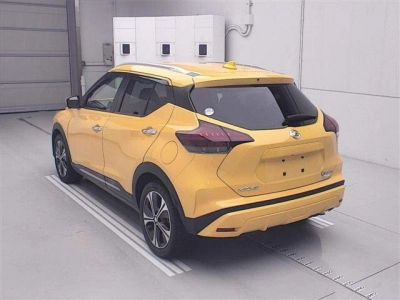 NISSAN KICKS