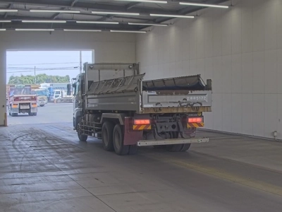 NISSAN DIESEL (UD) QUON