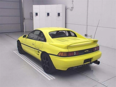 TOYOTA MR2