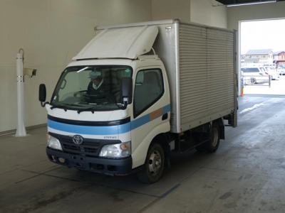 TOYOTA DYNA