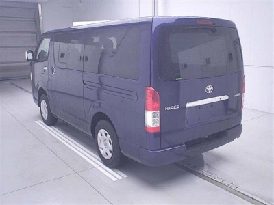 TOYOTA HIACE