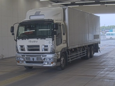 ISUZU GIGA