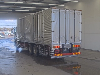 MITSUBISHI FUSO SUPER GREAT