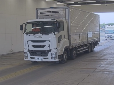 ISUZU GIGA