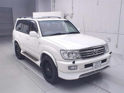 TOYOTA LAND CRUISER 100