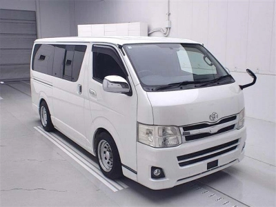 TOYOTA REGIUS ACE