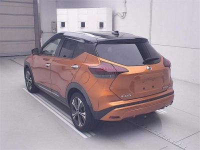 NISSAN KICKS