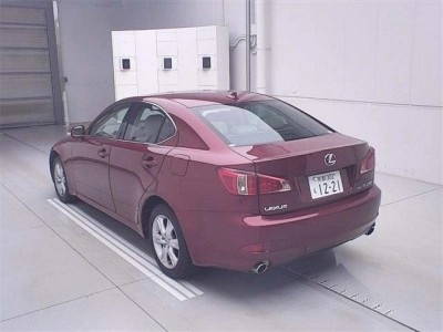 LEXUS IS