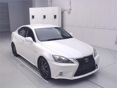 LEXUS IS