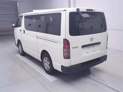 TOYOTA HIACE