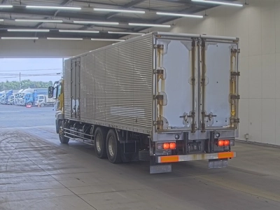 MITSUBISHI FUSO SUPER GREAT