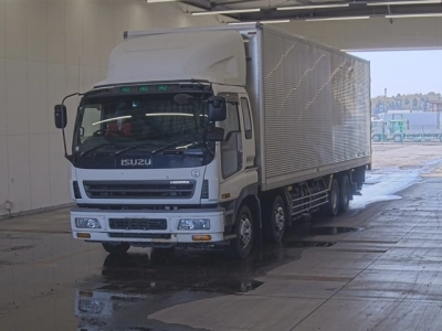 ISUZU GIGA
