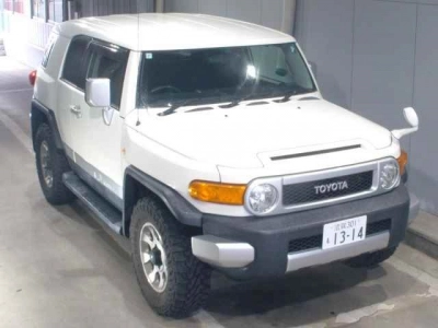 TOYOTA FJ CRUISER