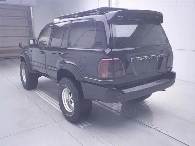 TOYOTA LAND CRUISER 100