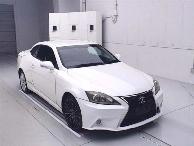 LEXUS IS