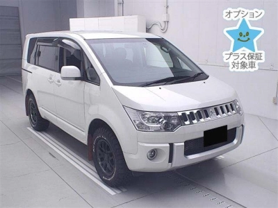 MITSUBISHI DELICA D:5