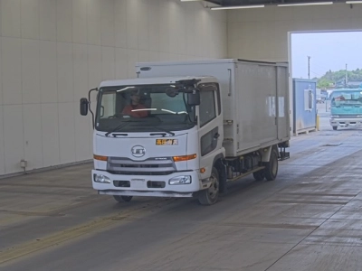 NISSAN UD