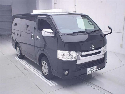 TOYOTA REGIUS ACE