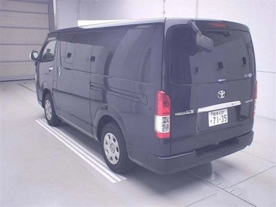 TOYOTA REGIUS ACE