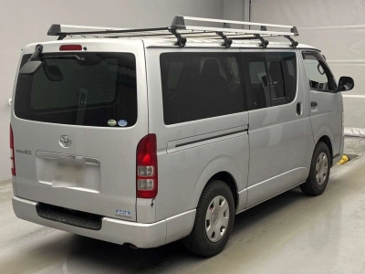 TOYOTA REGIUS VAN