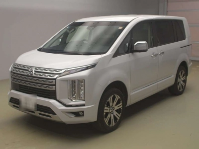 MITSUBISHI DELICA D:5