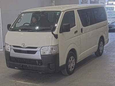 TOYOTA HIACE