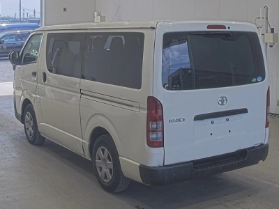 TOYOTA HIACE