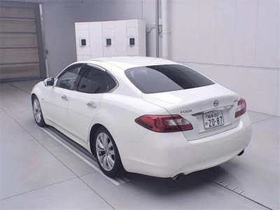 NISSAN FUGA