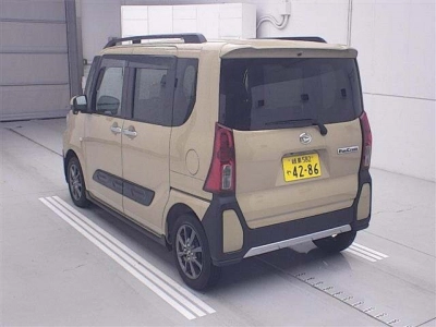 DAIHATSU TANTO FUN CROSS