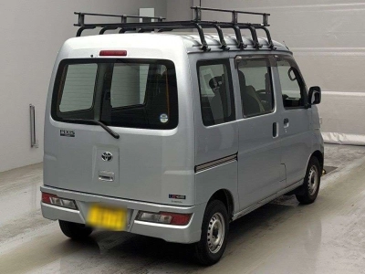 TOYOTA PIXIS VAN