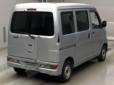 TOYOTA PIXIS VAN