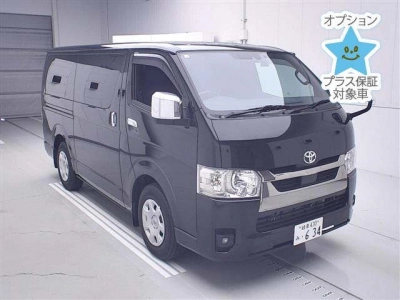 TOYOTA HIACE