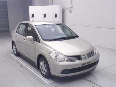 NISSAN TIIDA LATIO