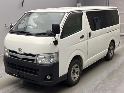 TOYOTA REGIUS VAN