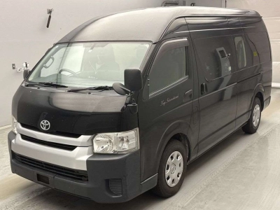TOYOTA HIACE COMMUTER