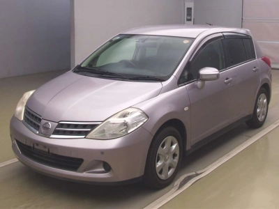 NISSAN TIIDA