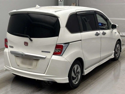 HONDA FREED HYBRID