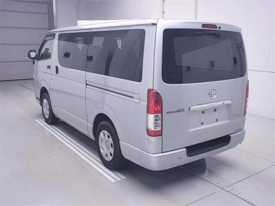 TOYOTA REGIUS ACE