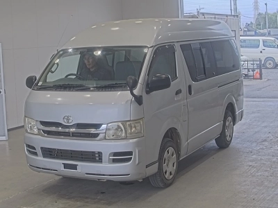 TOYOTA REGIUS VAN