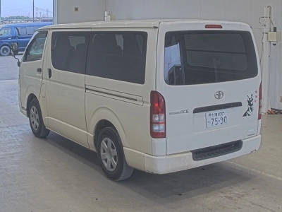 TOYOTA REGIUS VAN