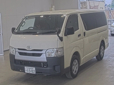 TOYOTA REGIUS VAN