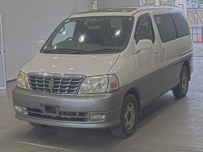 TOYOTA GRAND HIACE