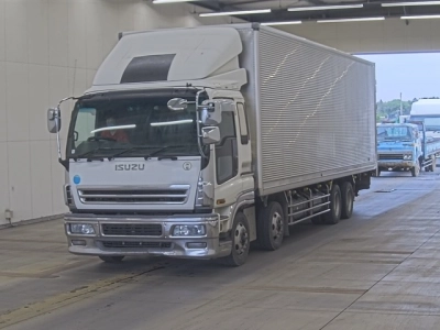 ISUZU GIGA