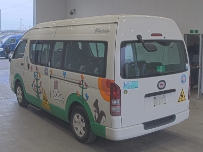 TOYOTA HIACE