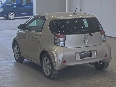 TOYOTA IQ
