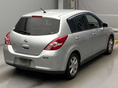 NISSAN TIIDA