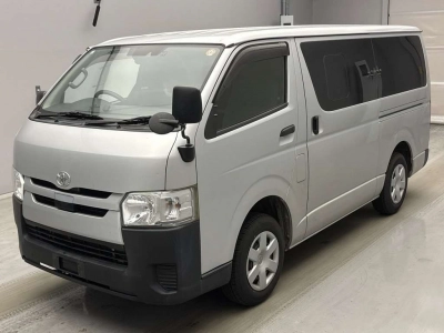 TOYOTA REGIUS VAN