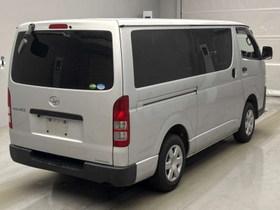 TOYOTA REGIUS VAN