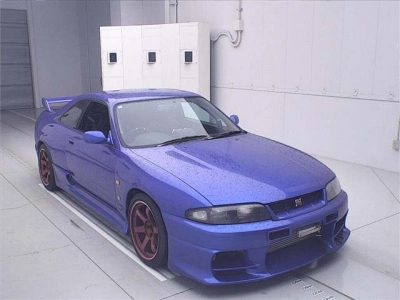 NISSAN SKYLINE