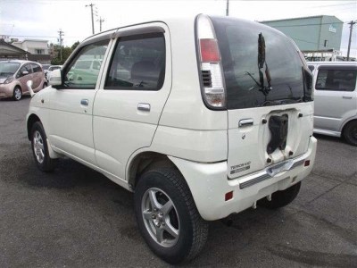 DAIHATSU TERIOS KID